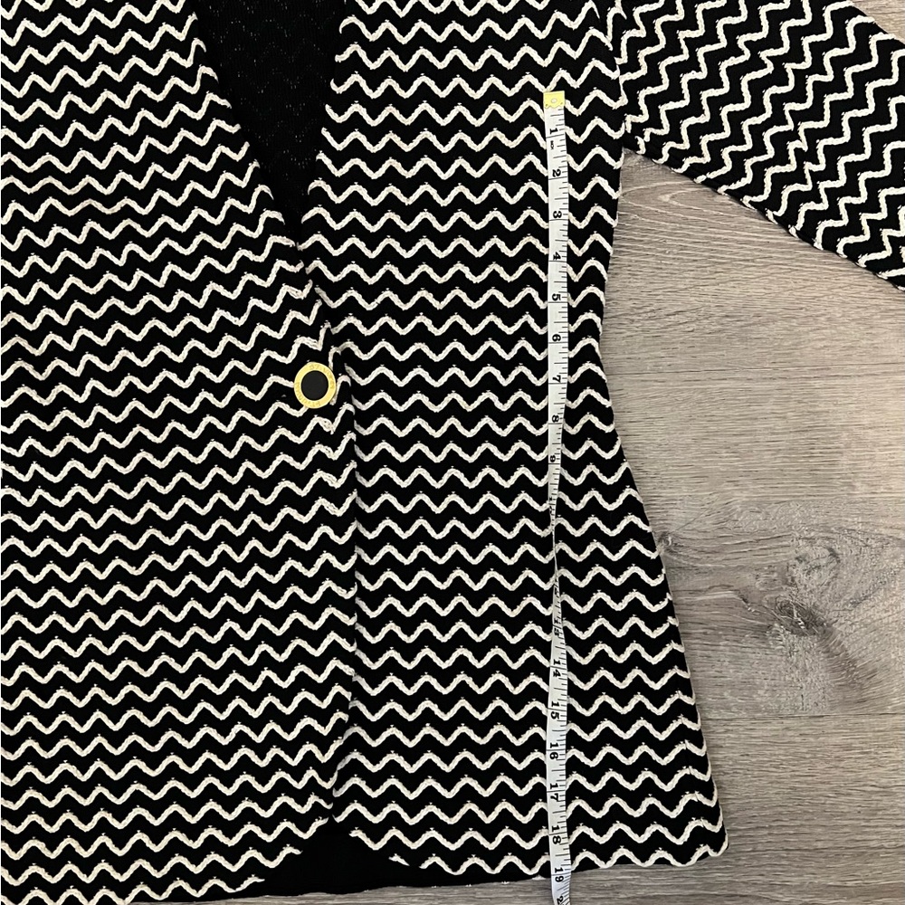 St. John Black and White Zigzag Knit Blazer - Picture 12 of 14